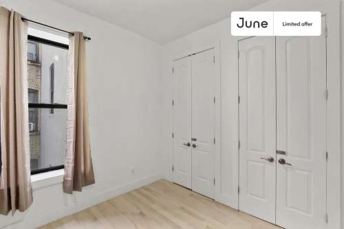 Private bedroom in 4 bed/1 bath Home 239 2