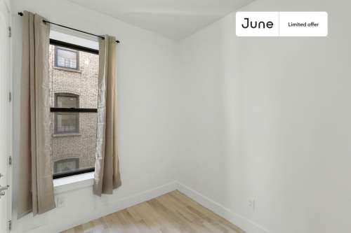 Private bedroom in 4 bed/1 bath Home 234 1