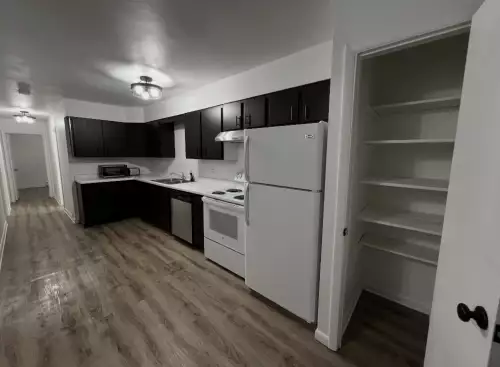 2024-04/UW-WHITEWATER-Apartment-Building-15161203.webp