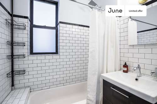 Private bedroom in 4 bed/2 bath Home 84 3