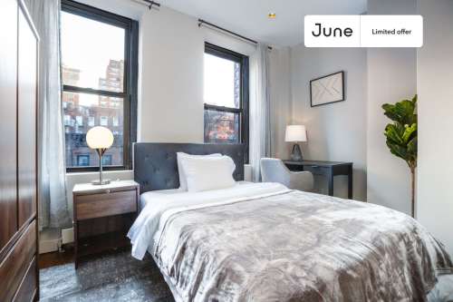 Private bedroom in 4 bed/2 bath Home 91 3