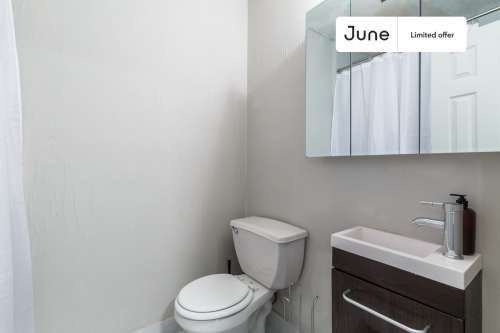  1 bedroom  in Hell's Kitchen on a flexible lease 6 0