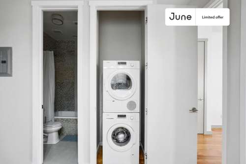 Private bedroom in 4 bed/1.5 bath Home 12 2