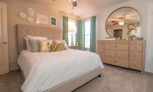 S Bed Portico at Friars Creek Apts 10