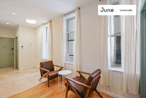 Private bedroom in 3 bed/1 bath Home 105 2