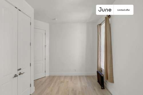 Private bedroom in 4 bed/1 bath Home 241 1