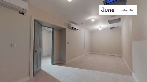 Private bedroom in 3 bed/1 bath Home 108 1