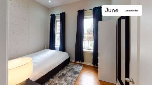 Private bedroom in 3 bed/1 bath Home 110 3