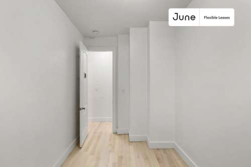 Private bedroom in 4 bed/1 bath Home 250 0