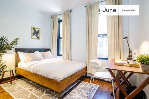 Private bedroom in 4 bed/2 bath Home 102 2