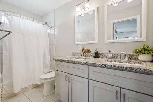 Rooms for Rent in 4 Bedroom City Bungalow 3 2