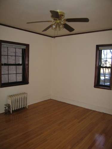 S Bed 2104 University Ave 15