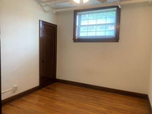 S Bed 2104 University Ave 34