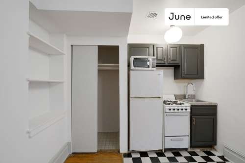  Studio  in Upper West Side on a flexible lease 10 0