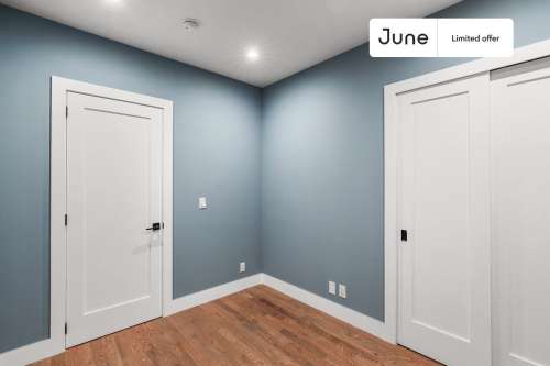 Private bedroom in 4 bed/1 bath Home 255 1