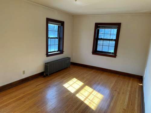 S Bed 2104 University Ave 17