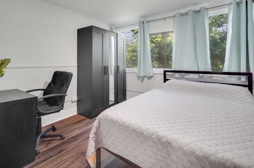 404-406 University Ave 2 0