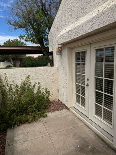 Charming Patio! 2 0