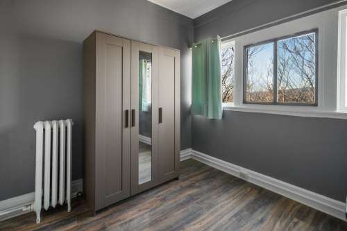 404-406 University Ave 7 2