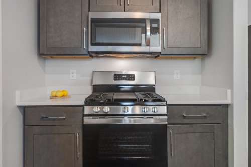404-406 University Ave 0 1