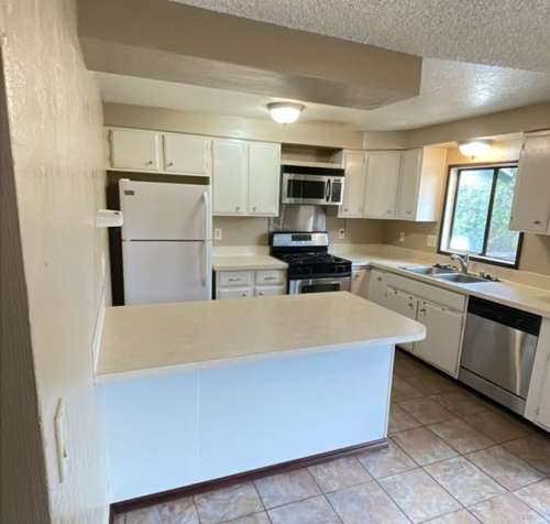 Preleasing Now! Split-level 4 Bedroom + 3 Bath House 0 2