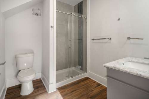 404-406 University Ave 21 1