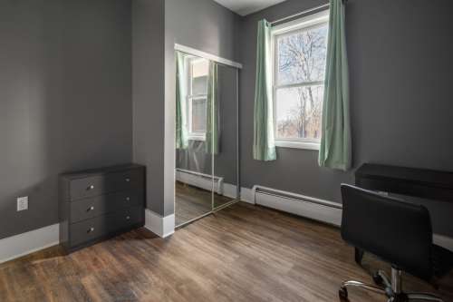 404-406 University Ave 22 0
