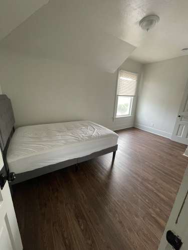 15th St - Nice room in newly renovated house 1