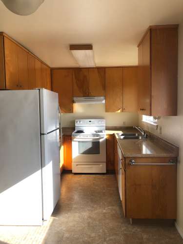 Upstairs 2 bedroom, 1 bath Apartment with Washer/Dryer Connections 0 2