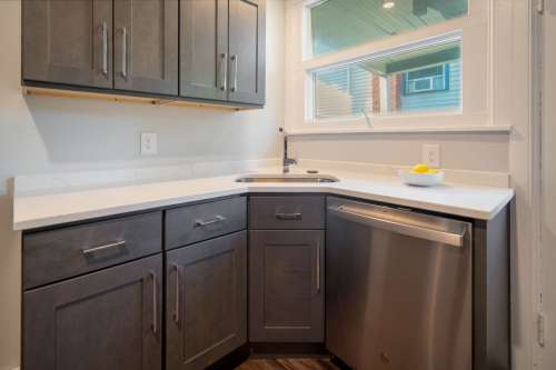 404-406 University Ave 24 1