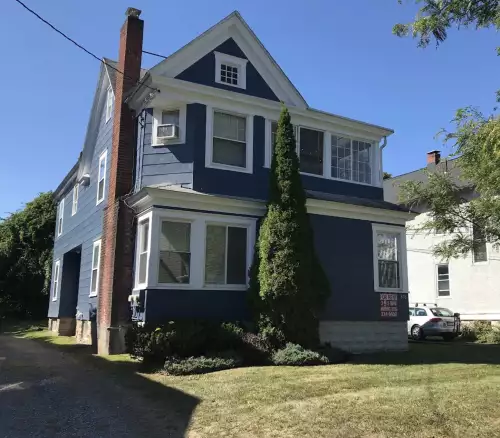 2025-08/SYRACUSE-Apartment-Building-16680354.webp