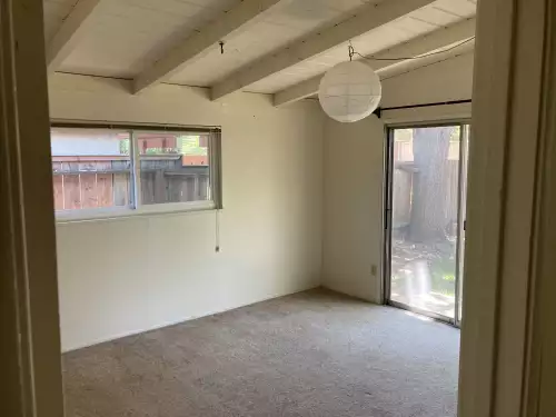 2025-09/UC-DAVIS-Apartment-Building-16696900.webp