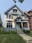 3 Bed, 1 Bath Duplex (Lower Unit) on Downer Ave - 2 blocks from UWM