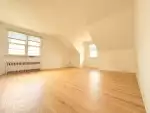 Spacious 2nd-Floor 2-Bed Apartment (Quiet Street, 6 min drive to Rutgers)