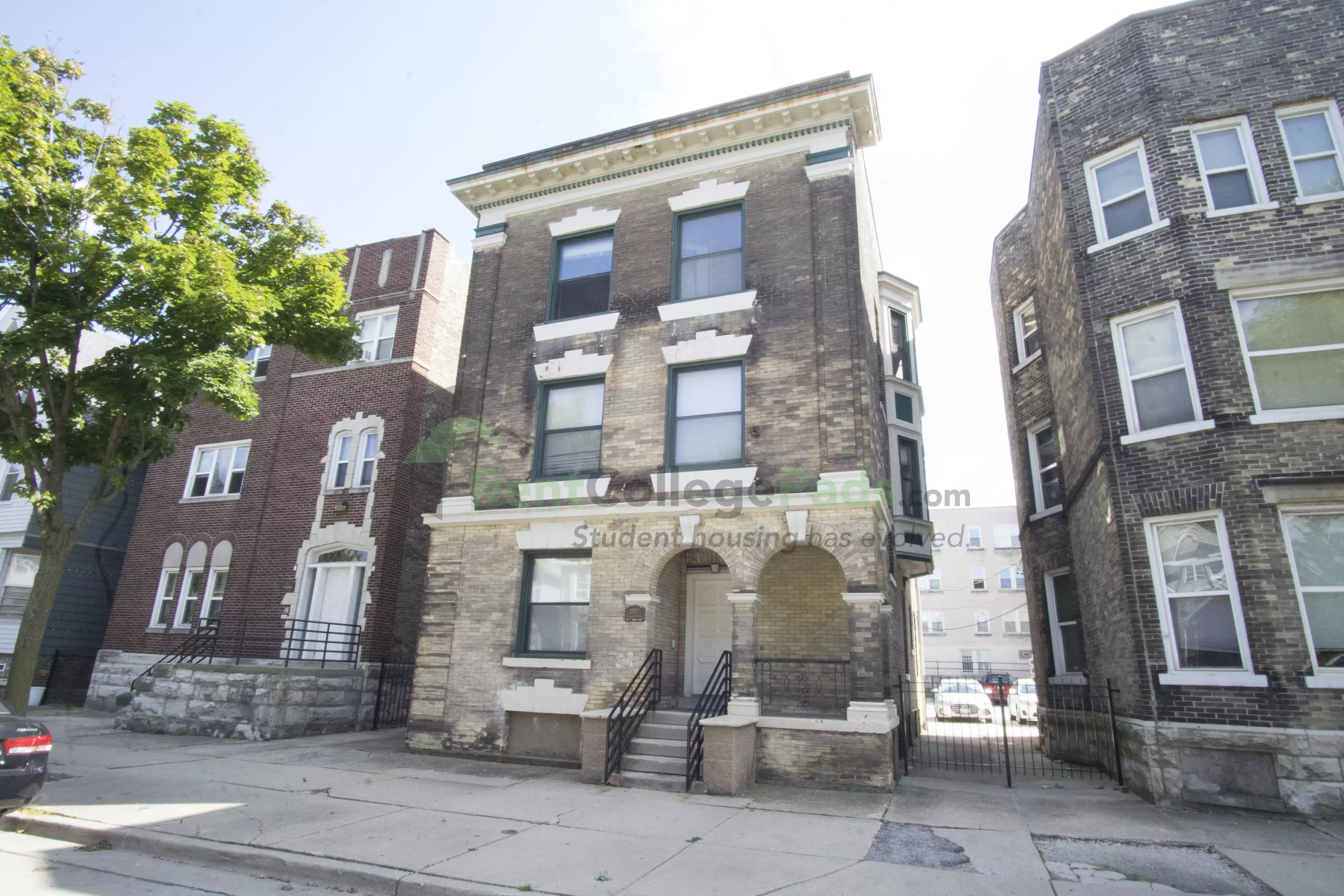 1927 W. Kilbourn Avenue