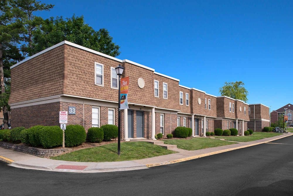 Southern Illinois University Subleases Rent College Pads