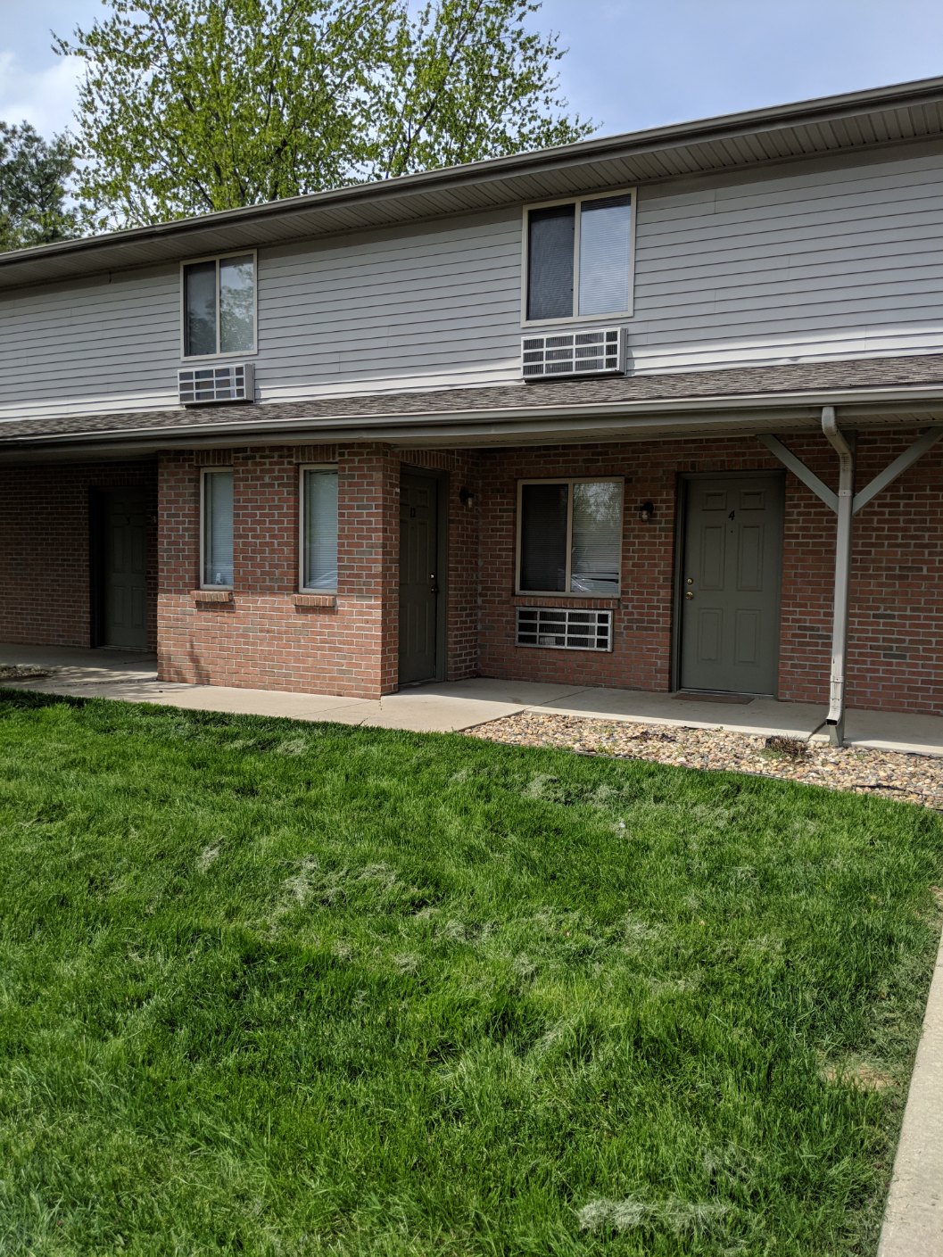 Illinois State University Subleases Rent College Pads