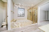 Click to view - 007-photo-main-bathroom-12422397.jpg