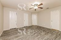 Click to view - 009-photo-main-bedroom-11700405.jpg