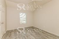 Click to view - 013-photo-bedroom-11700413.jpg