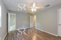 Click to view - 009-photo-main-bedroom-11730721.jpg