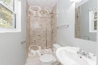 Click to view - 010-photo-main-bathroom-11730722.jpg