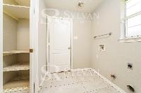 Click to view - 010-photo-walk-in-closet-11594699.jpg