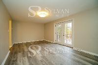 Click to view - 001-photo-living-room-10044419.jpg