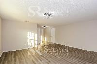 Click to view - 002-photo-living-room-12105150.jpg