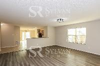 Click to view - 003-photo-living-room-12105137.jpg