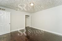 Click to view - 006-photo-main-bedroom-12662836.jpg