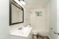 Click to view - 008-photo-main-bathroom-12662837.jpg