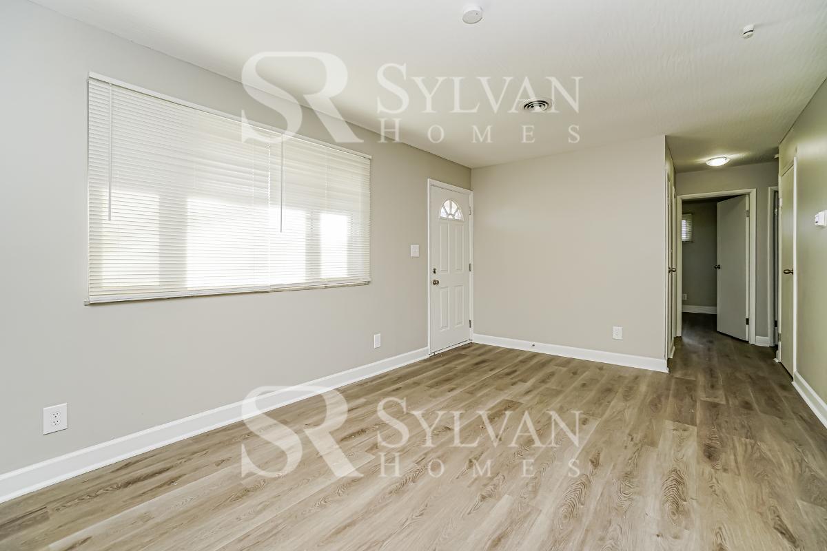 002-photo-living-room-10067968.jpg
