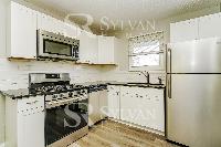 Click to view - 007-photo-kitchen-10067973.jpg